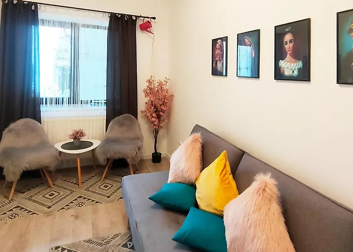22 Loop Apartment